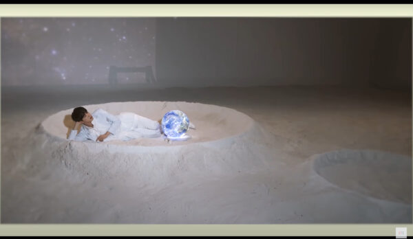 BTS ジン(キムソクジン)が自身で作詞作曲したソロ曲「moon」！歌に込められた思いや歌詞の意味までご紹介！