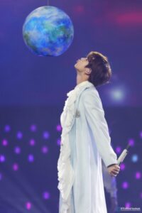 BTS ジン(キムソクジン)が自身で作詞作曲したソロ曲「moon」！歌に込められた思いや歌詞の意味までご紹介！