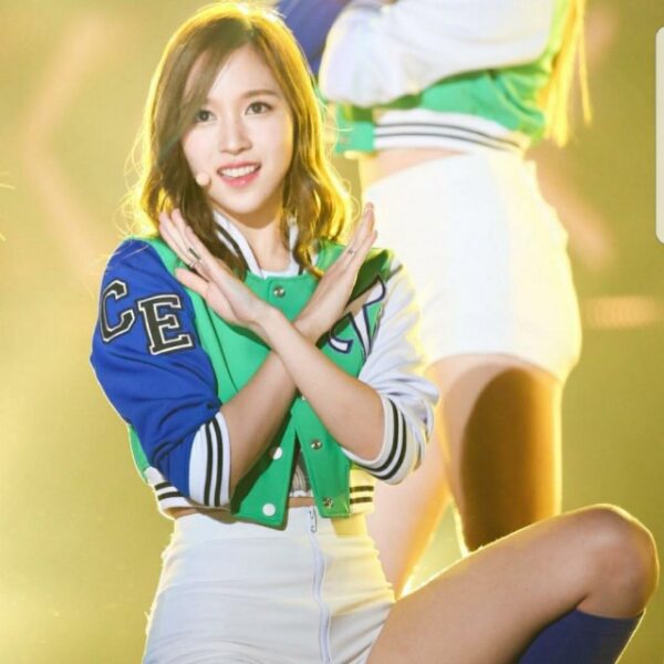 TWICE(トゥワイス)ミナの太ももは何センチ?バキバキの腹筋の作り方も!
