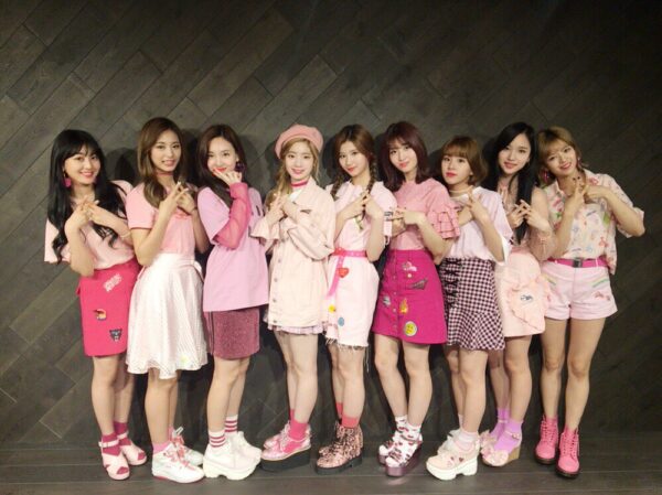 TWICE(トゥワイス)ミナのプロフィール!誕生日や血液型・趣味まで徹底調査!