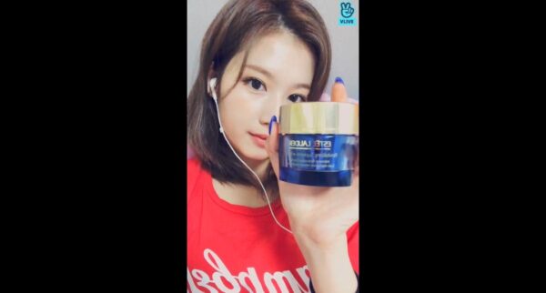 TWICE(トゥワイス)サナのメイクが可愛い！スキンケアと愛用コスメも紹介