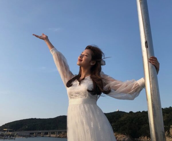 TWICE(トゥワイス)サナのメイクが可愛い！スキンケアと愛用コスメも紹介