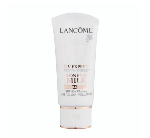 TWICE(トゥワイス)サナのメイクが可愛い！スキンケアと愛用コスメも紹介