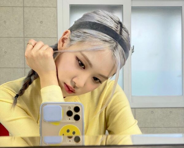 BLACKPINK(ブラックピンク)ロゼの髪型&髪色まとめ|ポニーテールやハーフアップなど人気のスタイリングも紹介