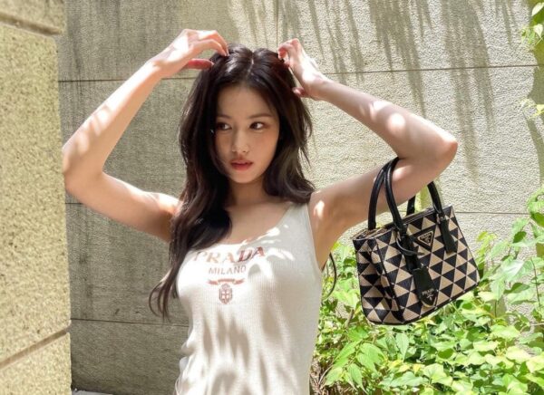 TWICE(トゥワイス)サナの趣味や特技！香水好きで韓国語が得意って本当？