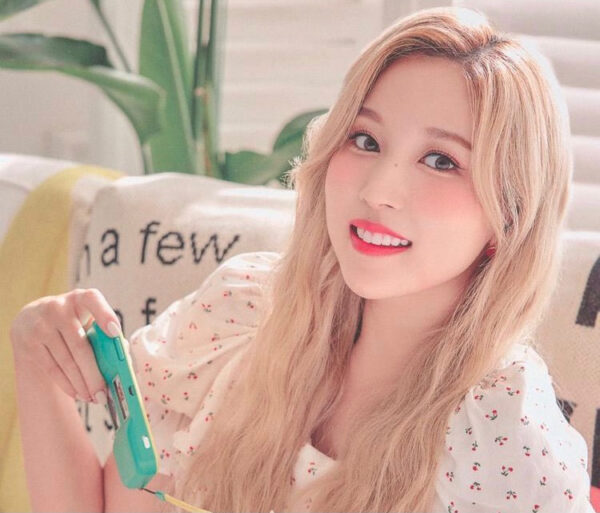 TWICE(トゥワイス)ミナの本名や国籍は？アメリカ人のハーフという噂を調査！