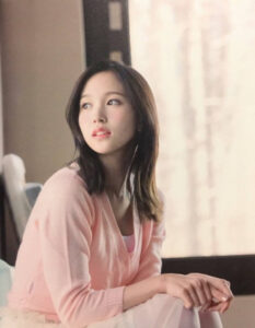 TWICE(トゥワイス)ミナのメイクは眉毛がポイント！コスメやスキンケアも紹介