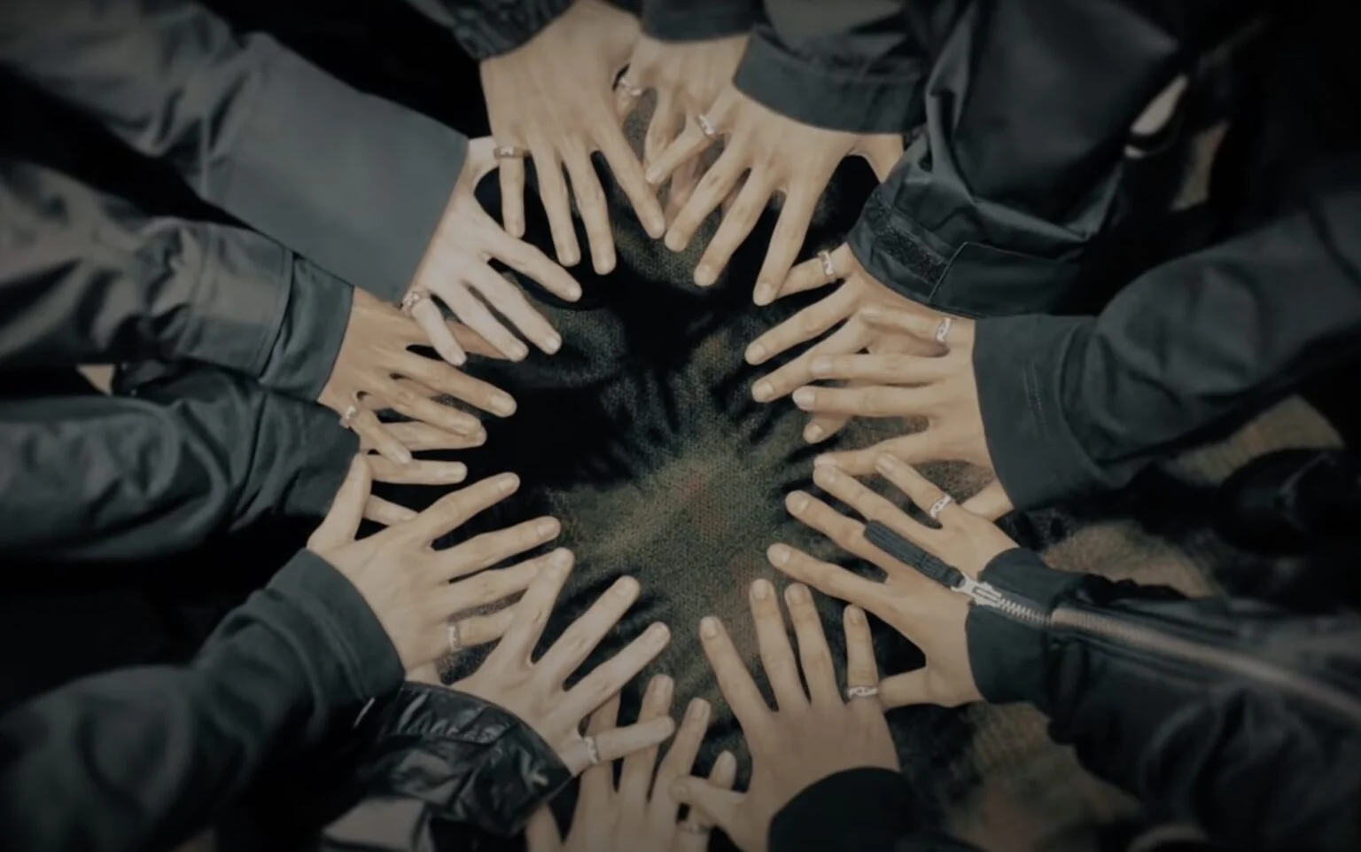 SEVENTEEN(セブチ)の感動エピソード・泣ける話をご紹介!