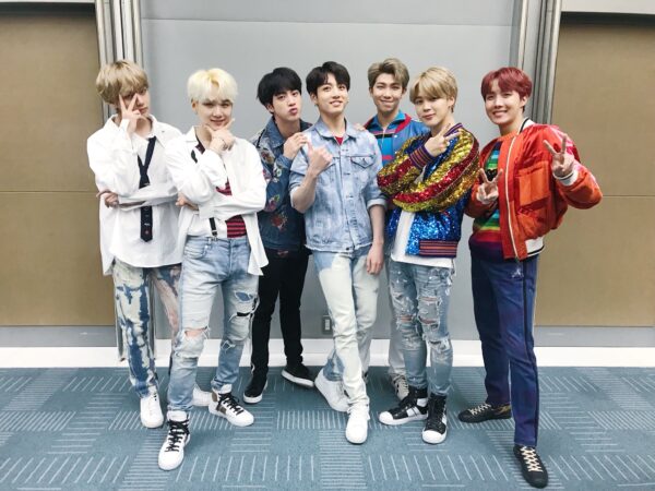 BTSの大ヒット曲DNAを歌詞の意味までご紹介！日本でもMステで披露！