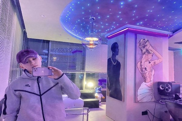 SEVENTEEN(セブチ)ウジは天才プロデューサー!?作詞作曲や楽曲提供した曲を紹介!!