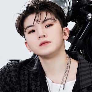 SEVENTEEN(セブチ)ウジは天才プロデューサー!?作詞作曲や楽曲提供した曲を紹介!!