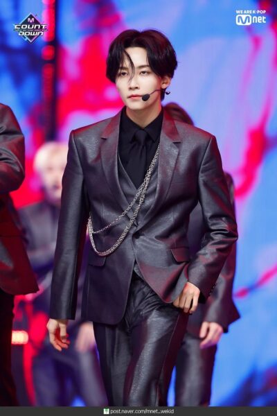 SEVENTEEN(セブチ)ジョンハンはなぜ長髪だった？いつまで？髪型の歴史を紹介！