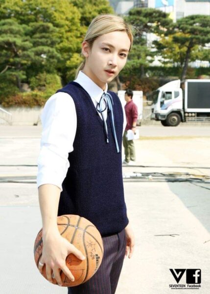 SEVENTEEN(セブチ)ジョンハンはなぜ長髪だった？いつまで？髪型の歴史を紹介！