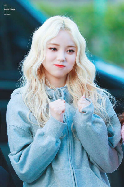 Loona(今月の少女)のイメージカラーやイメージアニマルのメンバーカラー、絵文字をご紹介!