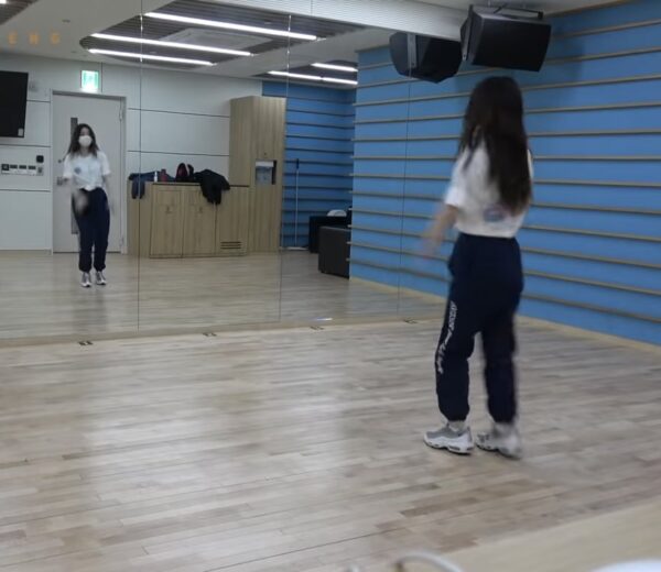 TWICE(トゥワイス)ダヒョンの私服コーデがおしゃれ!スニーカーのブランドは?