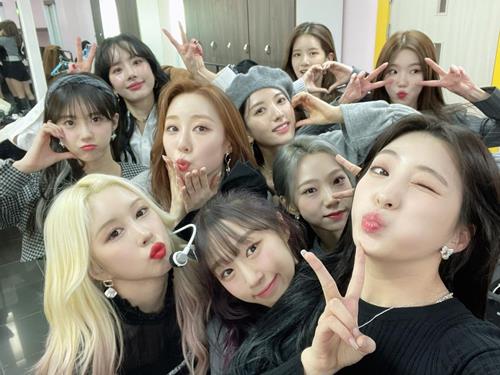 宇宙少女は仲悪い・不仲という噂も？仲良しエピソードもご紹介！