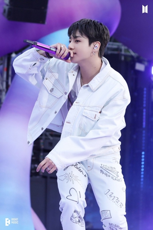 韓国アイドル(k-pop)マイクやヘッドマイクまとめ！違いやメーカ？値段は？