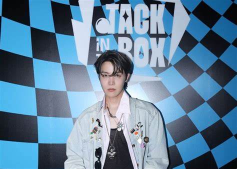 BTS ジェイホープ(J-HOPE:ホソク)がソロ曲MOREを公開!MVにVが登場!?