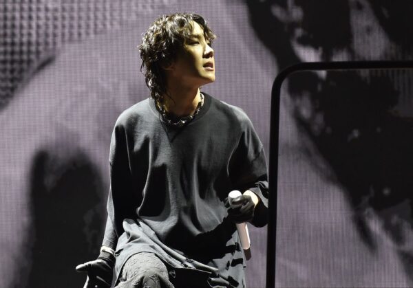 BTS ジェイホープ(J-HOPE:ホソク)がソロ曲MOREを公開!MVにVが登場!?