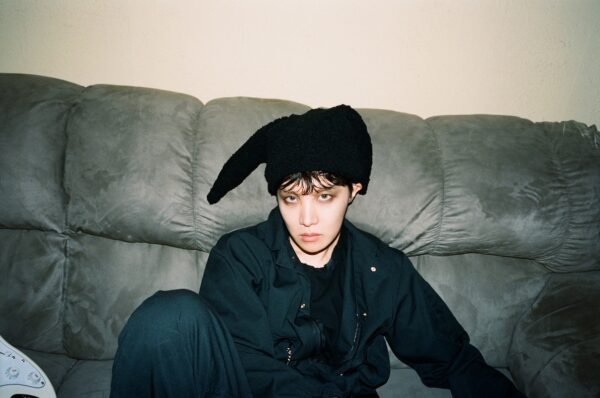 BTS ジェイホープ(J-HOPE:ホソク)がソロ曲MOREを公開!MVにVが登場!?