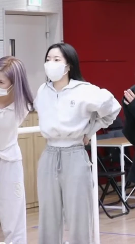 TWICE(トゥワイス)ダヒョンの私服コーデがおしゃれ！スニーカーのブランドは？