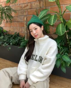 TWICE(トゥワイス)ダヒョンの私服コーデがおしゃれ！スニーカーのブランドは？