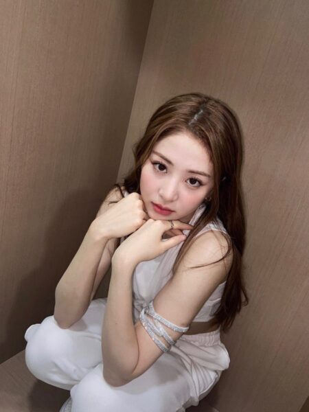 ルセラフィム(LE SSERAFIM)ホユンジンのプロフィール！年齢や身長・誕生日など