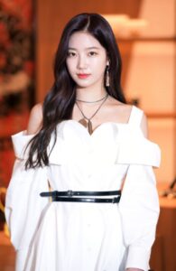 ルセラフィム(LE SSERAFIM)カズハのプロフィール！誕生日や年齢・血液型など