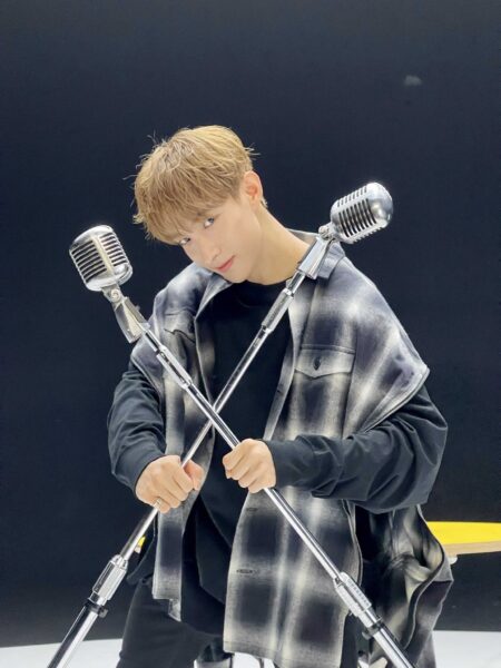 SEVENTEEN(セブチ)ドギョム耳は生まれつき難聴?補聴器を使用している?