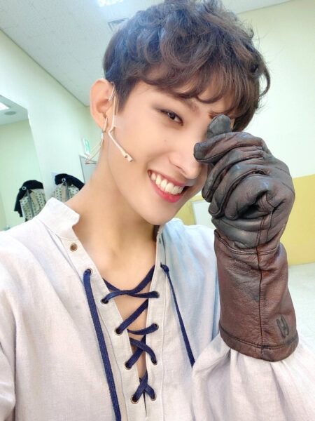 SEVENTEEN(セブチ)ドギョム耳は生まれつき難聴?補聴器を使用している?