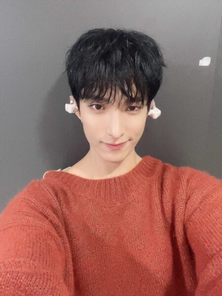 SEVENTEEN(セブチ)ドギョム耳は生まれつき難聴?補聴器を使用している?