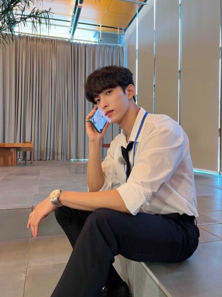 SEVENTEEN(セブチ)ドギョム耳は生まれつき難聴?補聴器を使用している?