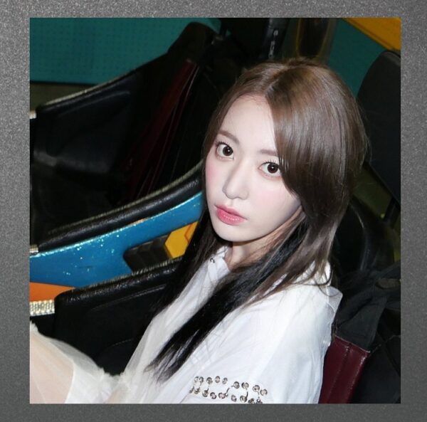 ルセラフィム(LE SSERAFIM)宮脇咲良の公式インスタやツイッターのアカウントはある?