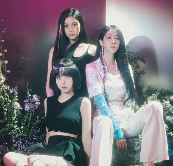 VIVIZ(ビビジ)メンバーのプロフィールは?本名や年齢を調査!