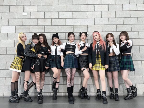 韓国の音楽専門チャンネル「Mnet」によるオーディション番組「Girls Planet 999:少女祭典」から誕生したアイドルグループKep1er(ケプラー)。 デビュー曲の「WADADA」では本国の韓国だけでなく、日本、そして全世界で人気になったので、そこからKep1erの存在を知った方も多いのではないでしょうか。 今回は、最近Kep1erを知ったという方に向けて、Kep1erというグループの概要と、メンバー同士の不仲説についてまとめました! メンバーのバヒエが不人気な理由や、炎上する理由についてもまとめました。