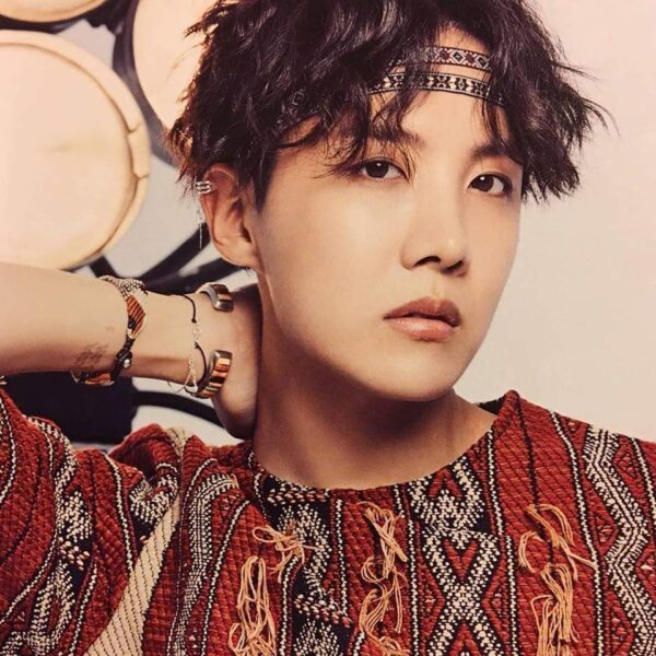 BTSのAirplaneの作詞作曲は誰？パート1とパート2の違いは？