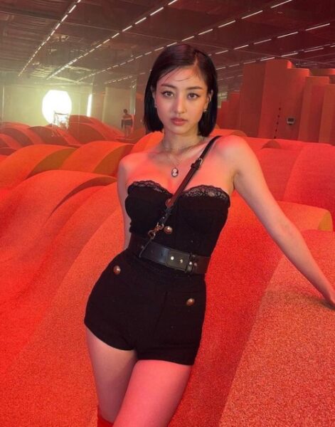 TWICE(トゥワイス)ジヒョの可愛い写真が見たい!インスタ本物公式アカはある?