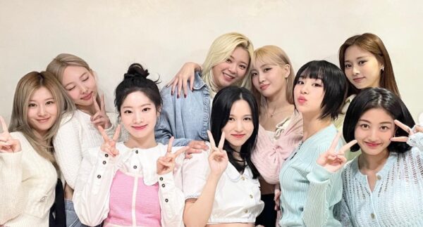 TWICE(トゥワイス)ジヒョの可愛い写真が見たい!インスタ本物公式アカはある?