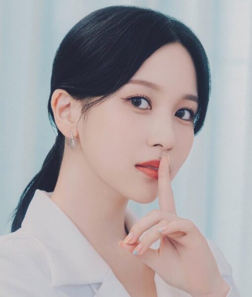 TWICE(トゥワイス)ミナは美人すぎて高値の花？可愛い画像も大公開！