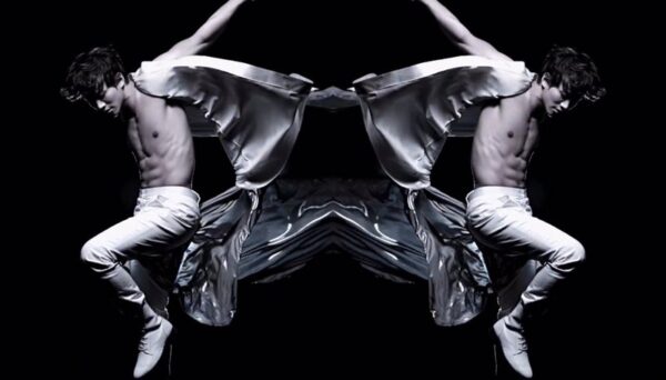 椅子ダンス・ネクタイダンスって何？筋肉美を堪能できるMVもご紹介！