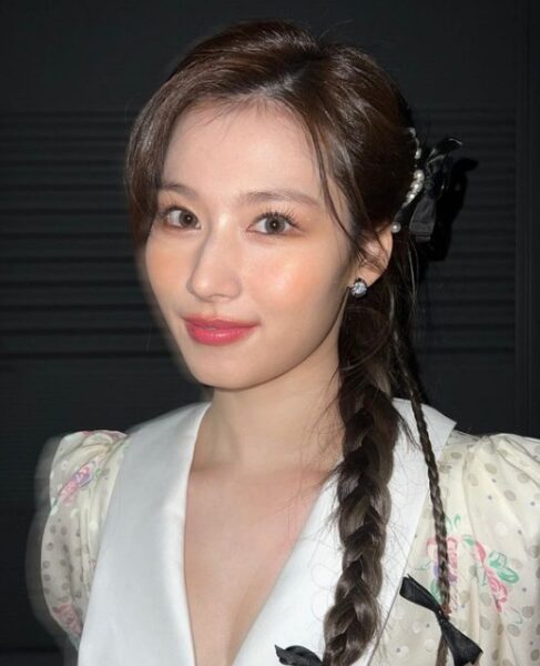 TWICE(トゥワイス)サナがモテるのはなぜ?韓国で人気の理由も徹底解説