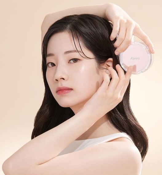 TWICE(トゥワイス)ダヒョンに似てる芸能人は？足立梨花や福地桃子が似てる？