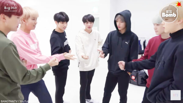 BTS テテ(v/キムテヒョン)の白雪姫姿が可愛い!仮装して披露した曲名は?