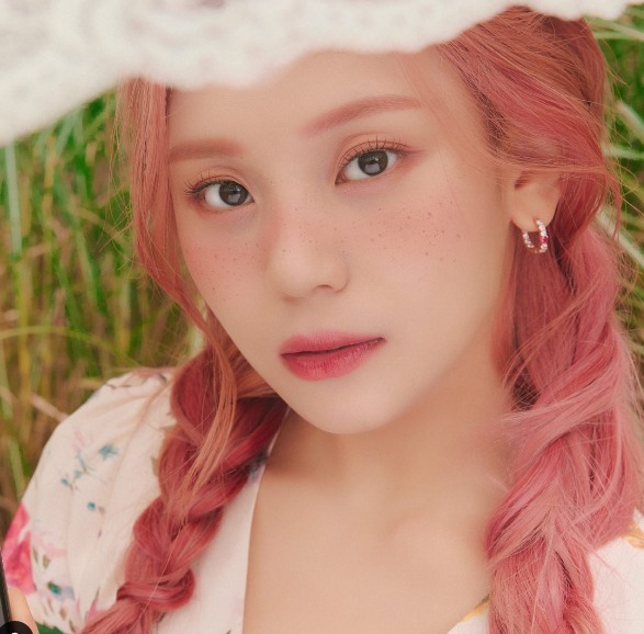 VIVIZ(ビビジ)元グループはgirlfriend？解散し再デビューしたって本当？