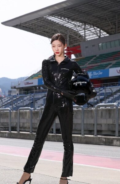 ルセラフィム(LE SSERAFIM)カズハのバレエの経歴がすごい！オランダで留学経験も