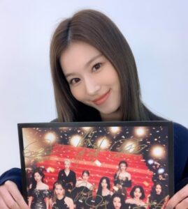 TWICE(トゥワイス)サナのイメージカラーは紫!イメージ動物やキャラも知りたい