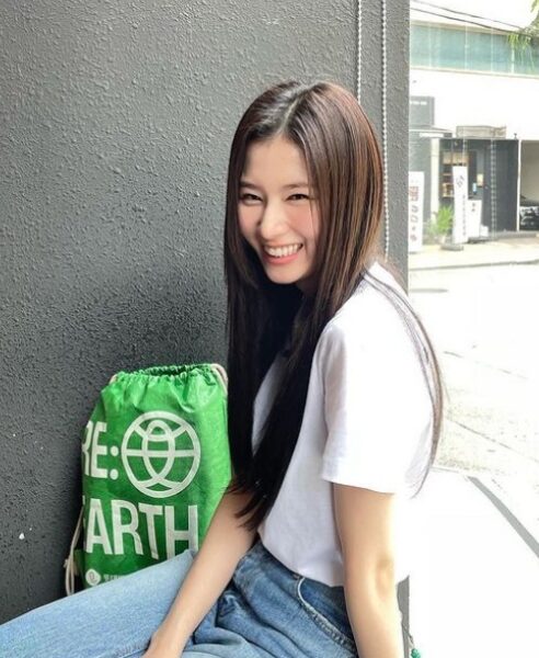 TWICE(トゥワイス)サナのイメージカラーは紫!イメージ動物やキャラも知りたい