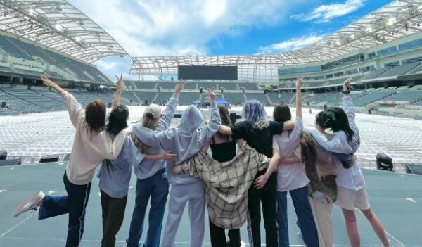 TWICE(トゥワイス)サナのイメージカラーは紫!イメージ動物やキャラも知りたい