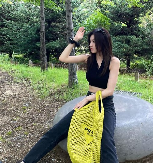 TWICE(トゥワイス)サナのイメージカラーは紫!イメージ動物やキャラも知りたい