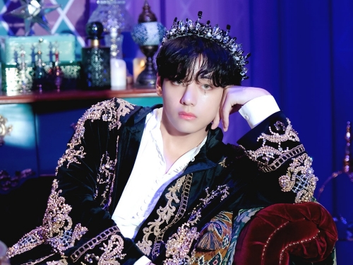 BTS テテ(v/キムテヒョン)の白雪姫姿が可愛い!仮装して披露した曲名は?